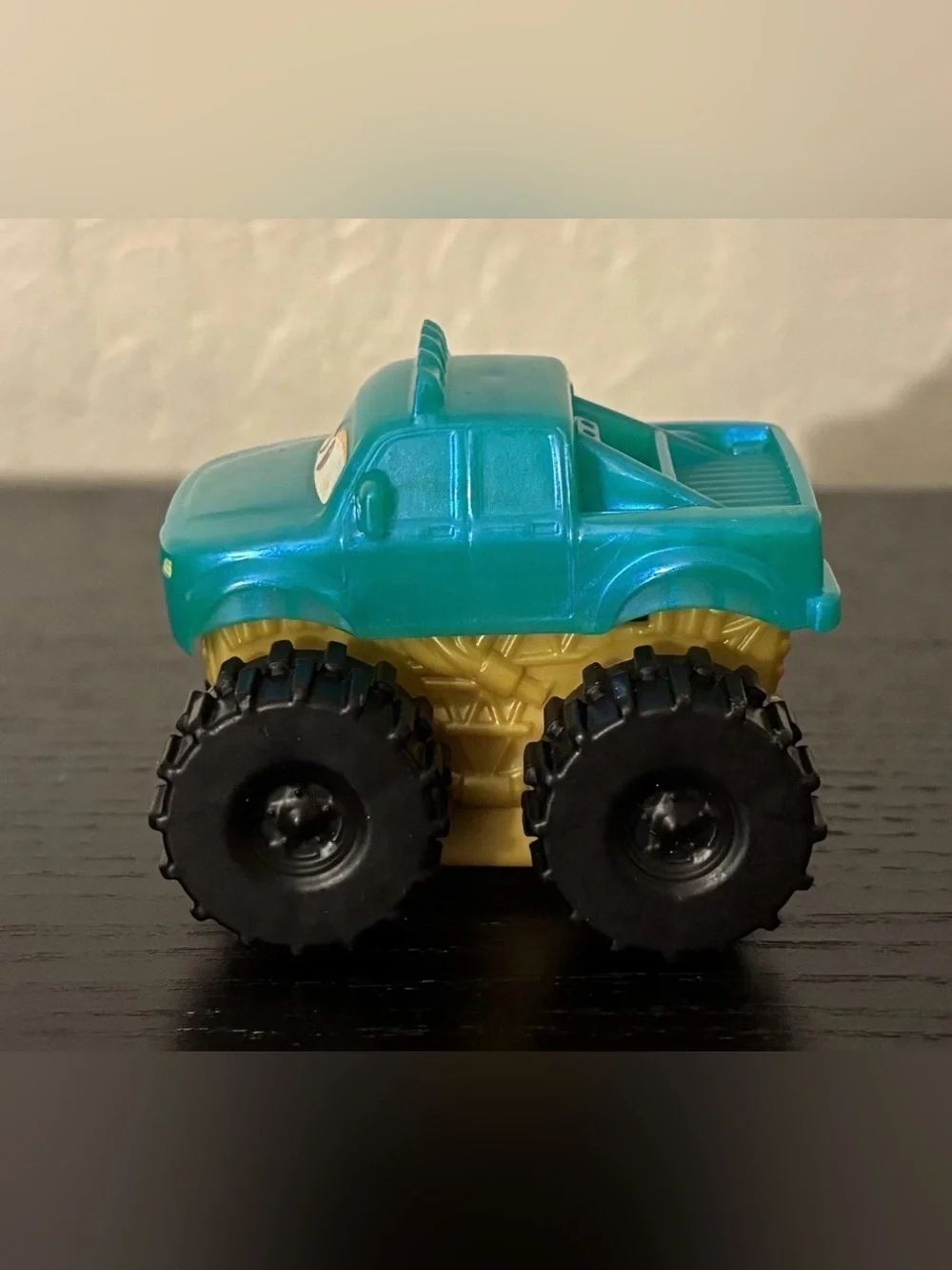 Cars On the Road McDonald’s toys Rumble + Cave Lightning Mcqueen + Ivy figures